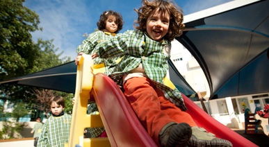 Crian&ccedil;as e Jovens